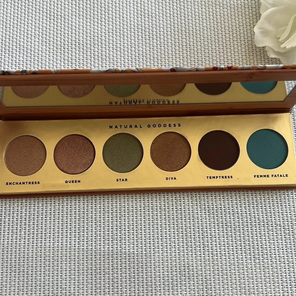 NEW! butter LONDON Natural Goddess 6-shade eyeshadow palette